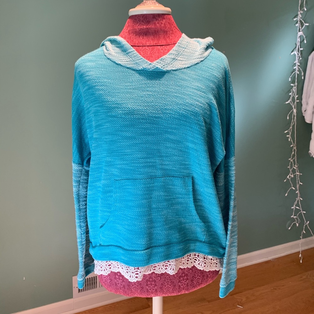 Blue Beach Sweatshirt with lace bottom